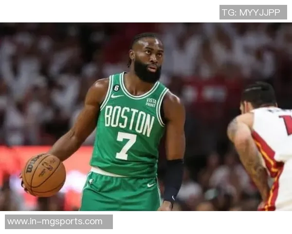 杰伦布朗首节表现惊艳13投6中砍下18分并罚球6中5助力球队领先